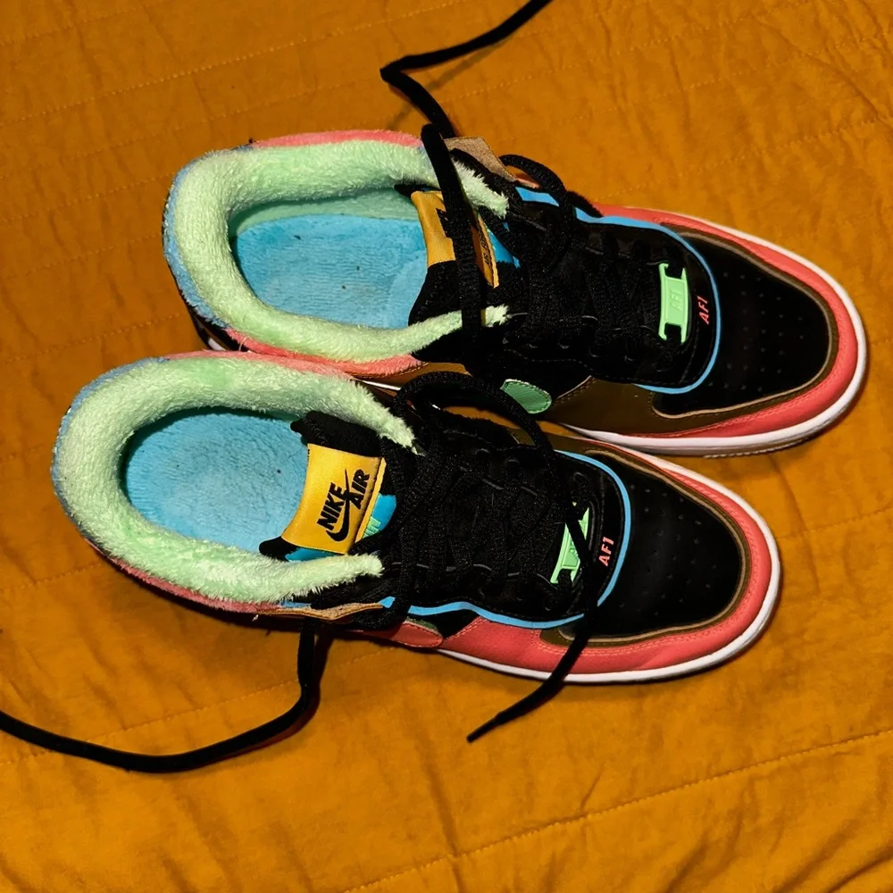 Nike Air Force 1 Multicolor Sneakers - Picture 7 of 7